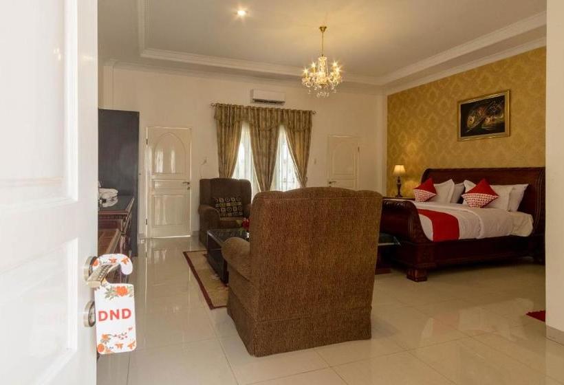 ホテル Oyo 269 Grand Shaqilla Syariah