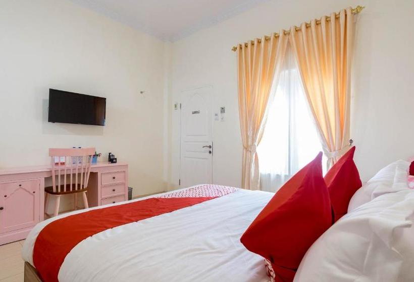 ホテル Oyo 269 Grand Shaqilla Syariah