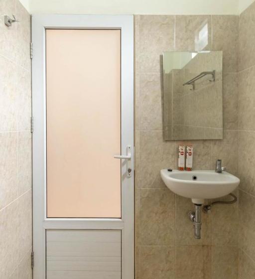 ホテル Oyo 269 Grand Shaqilla Syariah