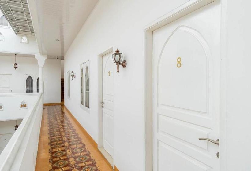 ホテル Oyo 269 Grand Shaqilla Syariah