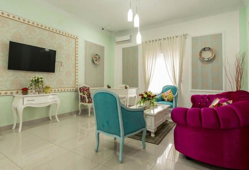 ホテル Oyo 269 Grand Shaqilla Syariah