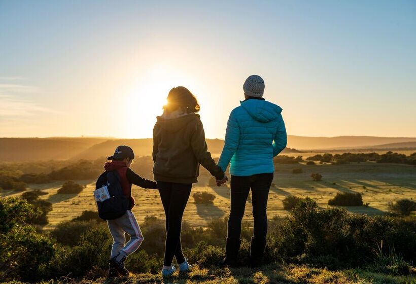 Отель Riverdene Family Lodge