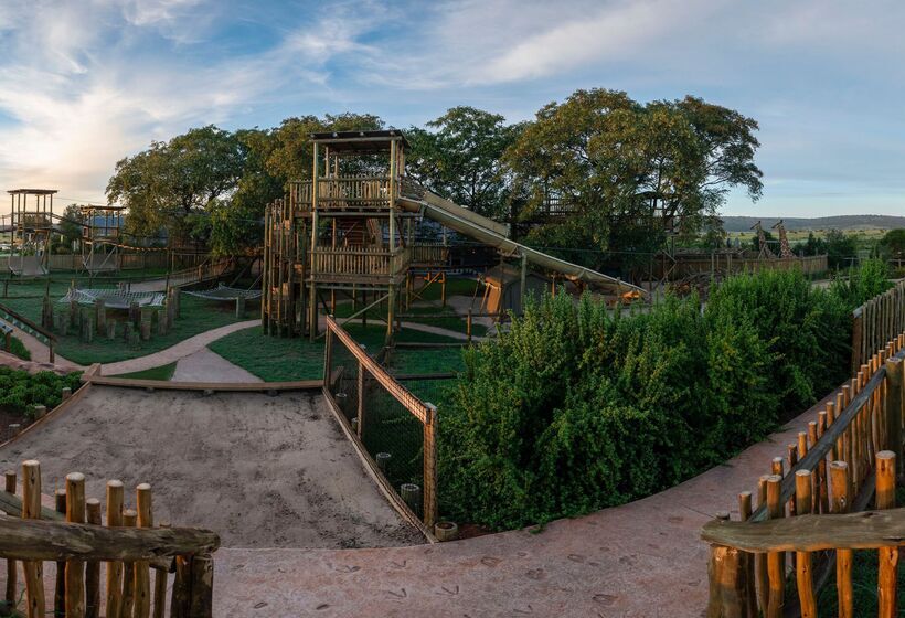 Отель Riverdene Family Lodge