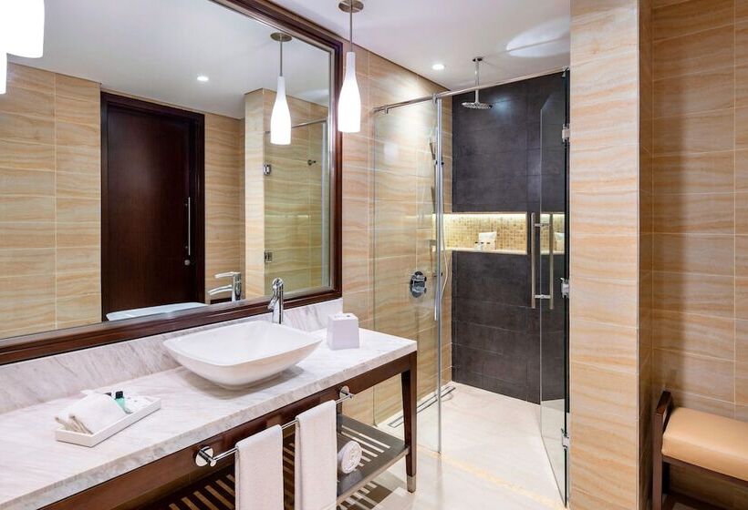 هتل Four Points By Sheraton Sharjah