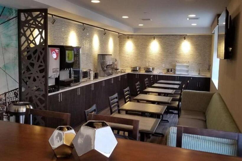 Отель Best Western Brooklynconey Island Inn