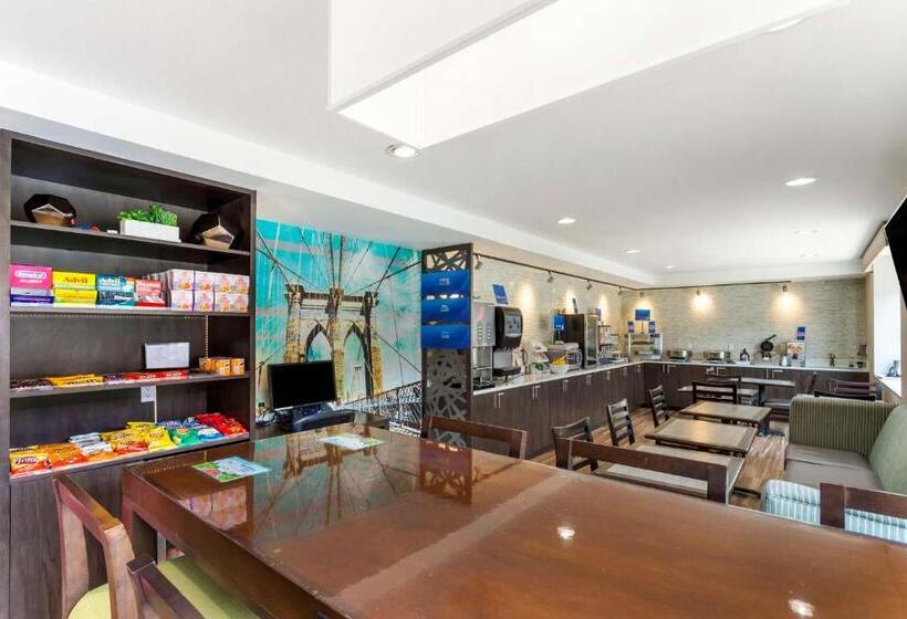 Отель Best Western Brooklynconey Island Inn