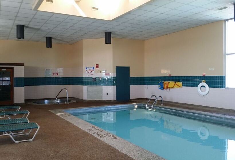 호텔 Baymont By Wyndham Grand Rapids Near Downtown