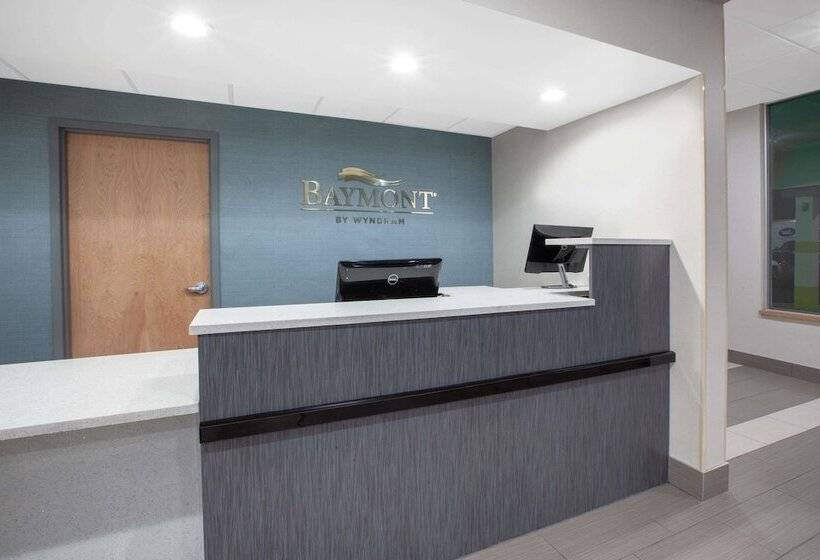 호텔 Baymont By Wyndham Grand Rapids Near Downtown