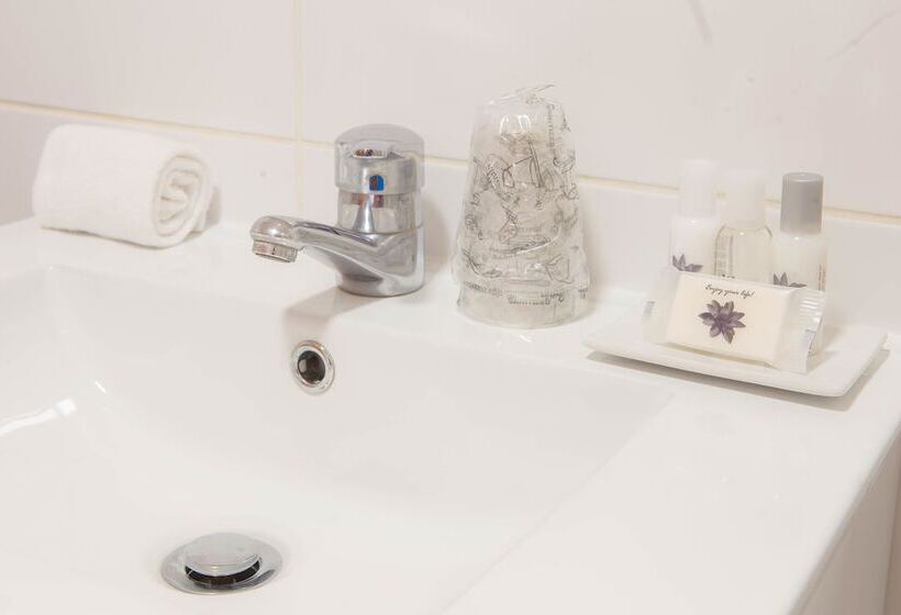 Five Design Rooftop By Storytellers