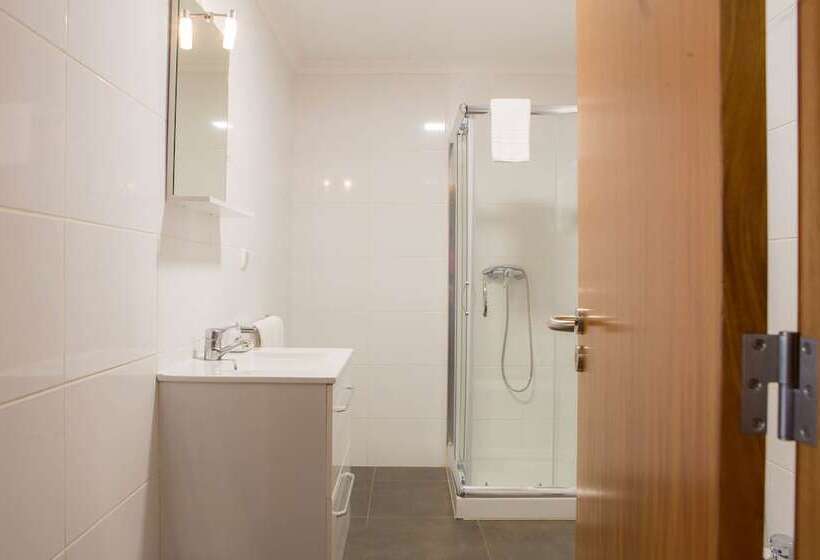 Five Design Rooftop By Storytellers