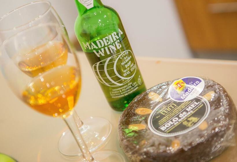 Five Design Rooftop By Storytellers