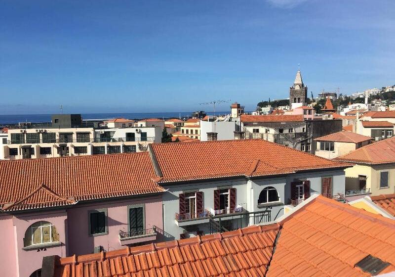 Five Design Rooftop By Storytellers