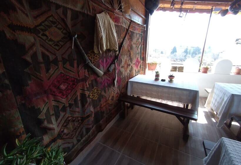 Anz Guest House Pansiyon