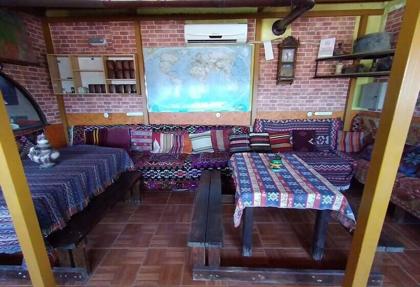 Anz Guest House Pansiyon