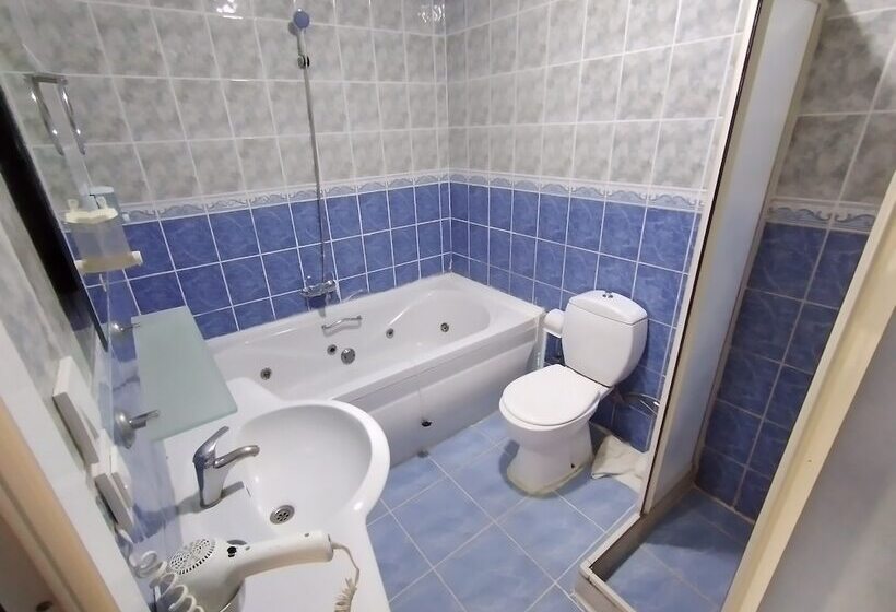 Anz Guest House Pansiyon