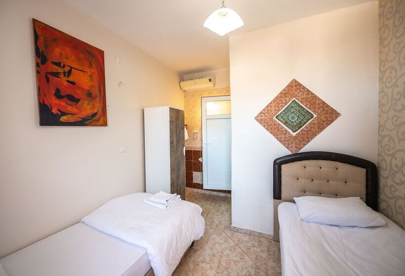 Anz Guest House Pansiyon
