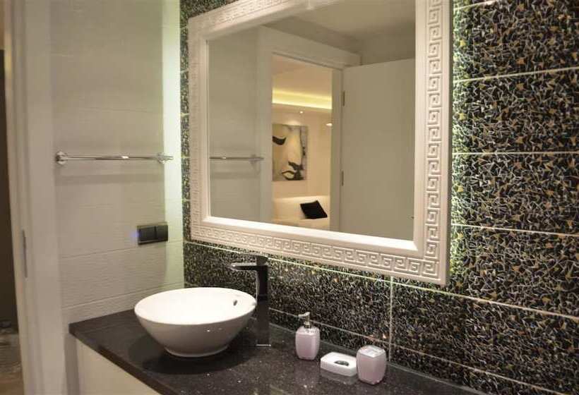 ホテル Elite Admiral Premium Residences