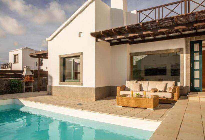 Playa Blanca Beach Mate