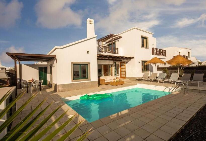 Playa Blanca Beach Mate