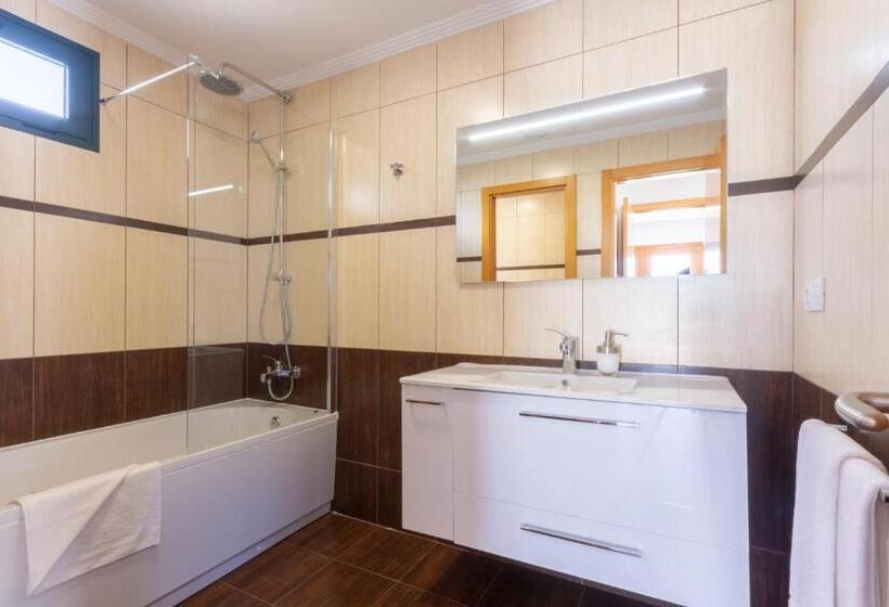 Playa Blanca Beach Mate