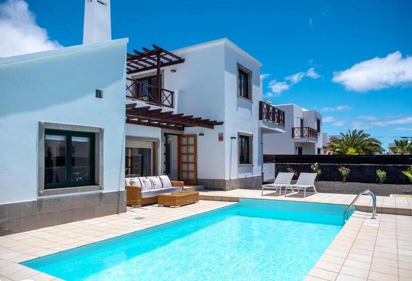 Playa Blanca Beach Mate