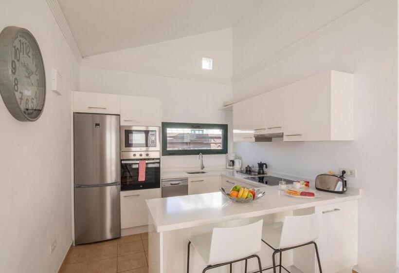 Playa Blanca Beach Mate