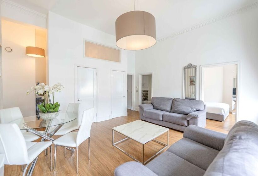 客栈  Edinburgh Castle Apartments