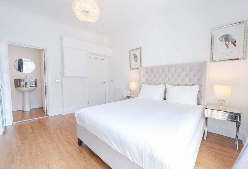 客栈  Edinburgh Castle Apartments