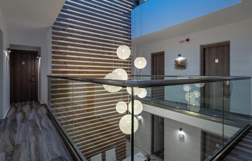 旅馆 Kyma Rooms & Suites