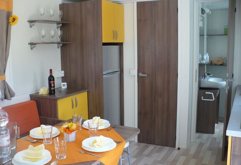 فندق Victoria Mobilehome Jezera Village Holiday Resort