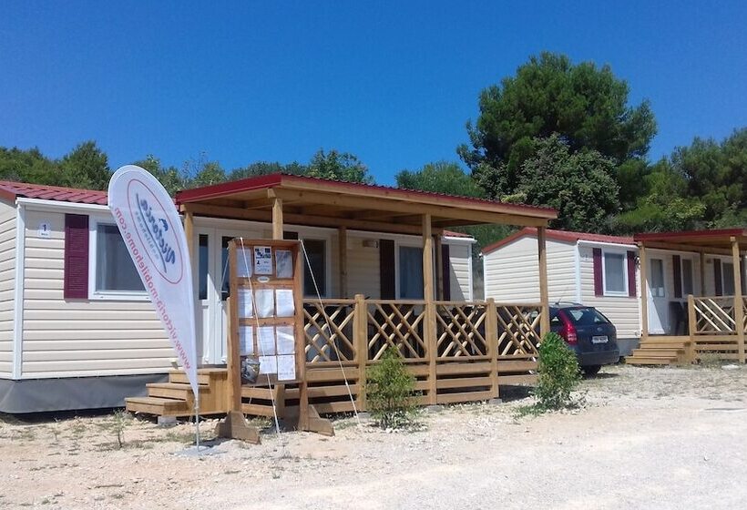 فندق Victoria Mobilehome Jezera Village Holiday Resort