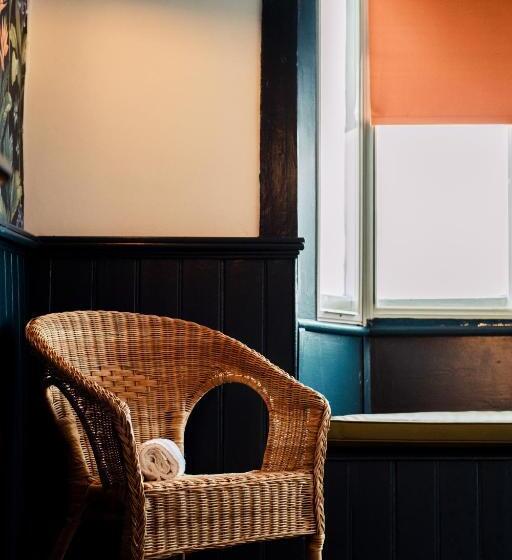 Хостел The Corner House Canterbury