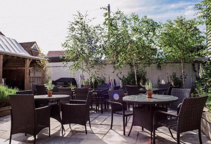 Хостел The Corner House Canterbury