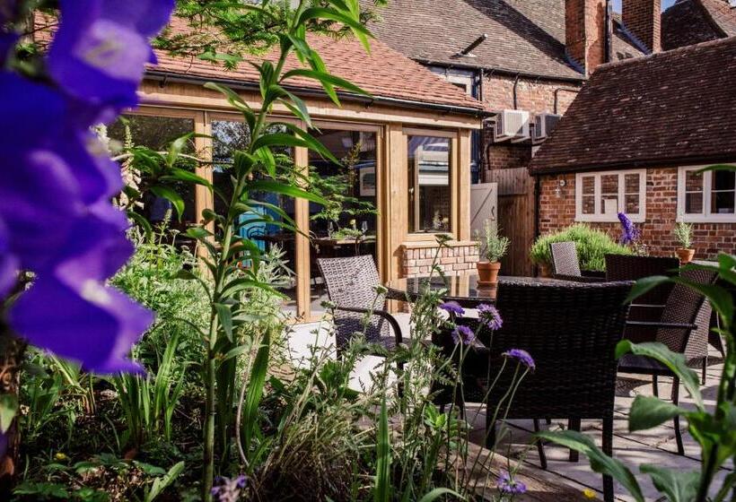 Хостел The Corner House Canterbury