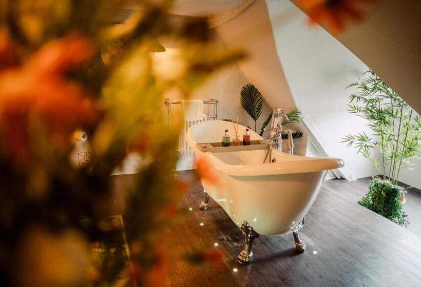 Хостел The Corner House Canterbury