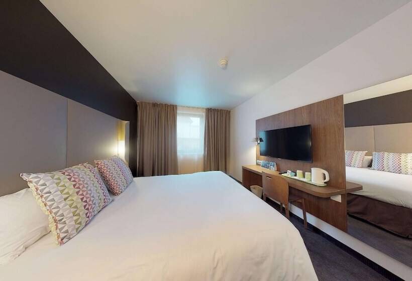 Отель Campanile Fontainebleau