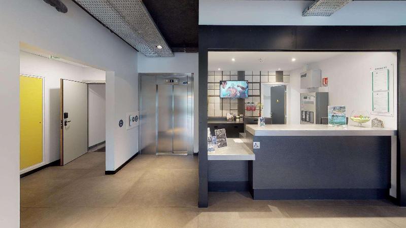 Отель Campanile Fontainebleau