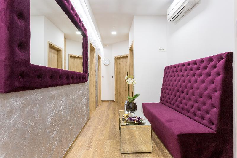 Отель Central Pearl By Nono Ban Rooms