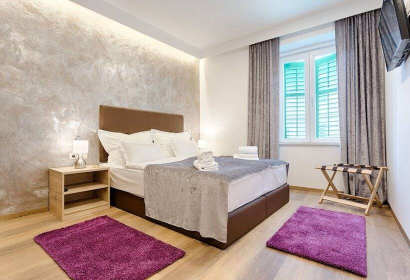 Отель Central Pearl By Nono Ban Rooms