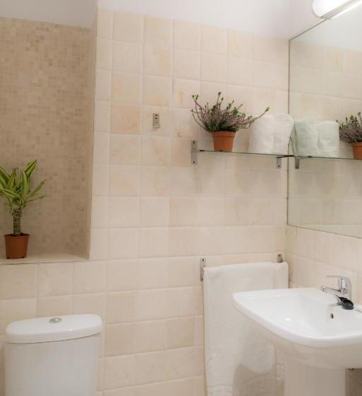 Suites Campo Del Príncipe