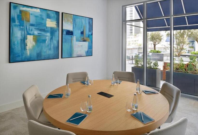 فندق Vida Creek Harbour