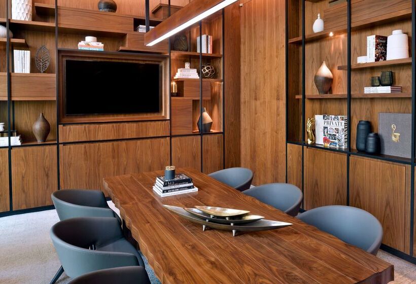 فندق Vida Emirates Hills