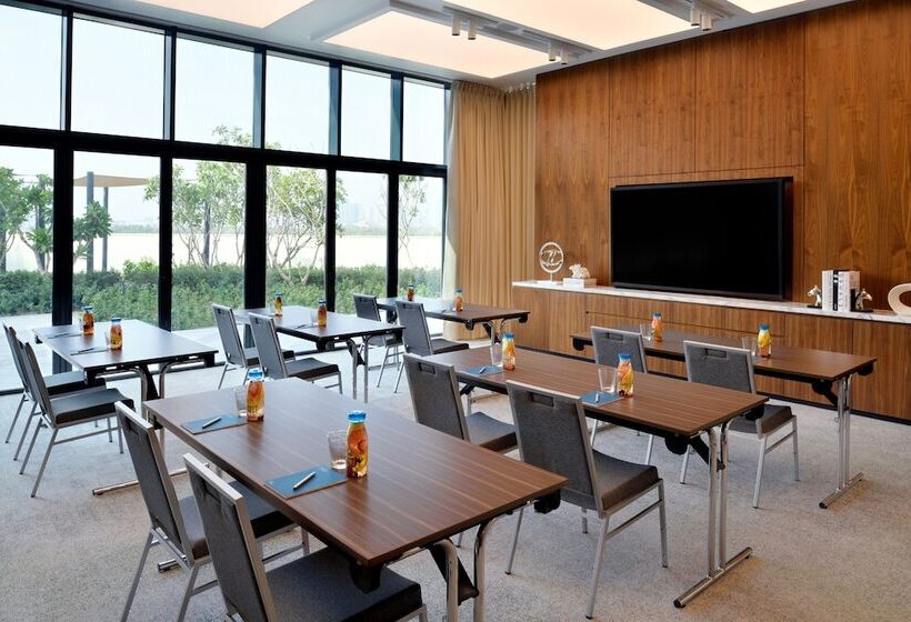 فندق Vida Emirates Hills