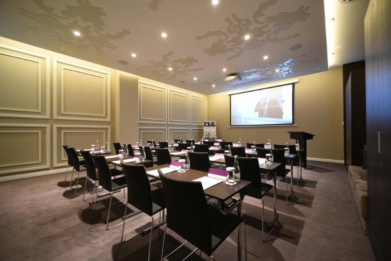 Отель Mercure Minsk Old Town