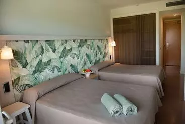 Caprici Beach Hotel & Spa
