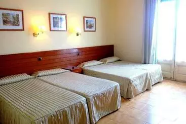 Отель Toledano Ramblas