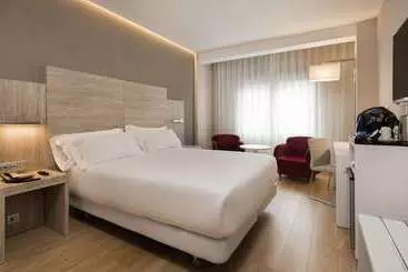 בית מלון כפרי NH Madrid Chamberi