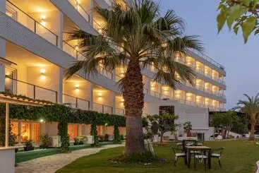 ホテル Ramada Resort by Wyndham Puerto de Mazarron
