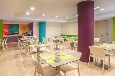 Отель Ibis Styles Zaragoza Ramiro I