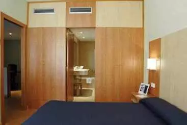 Отель Ilunion Romareda